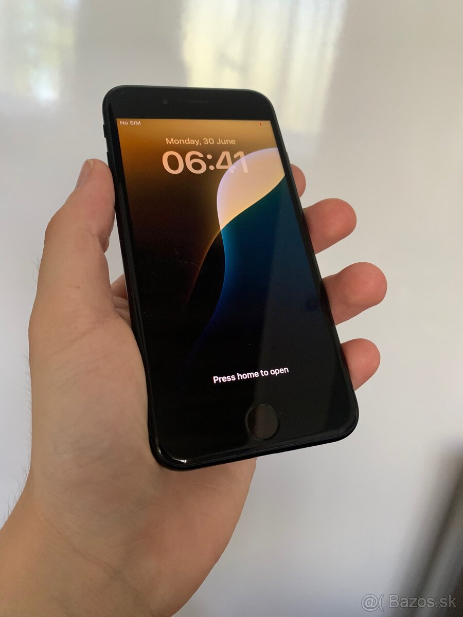Apple iPhone SE 2022