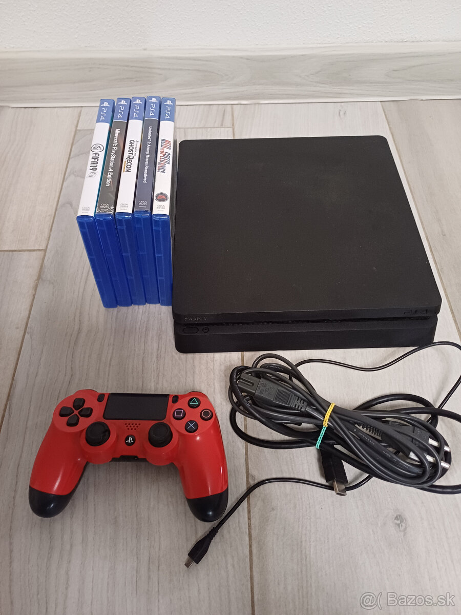 PS 4 Slim 1x ovládač 5x hra