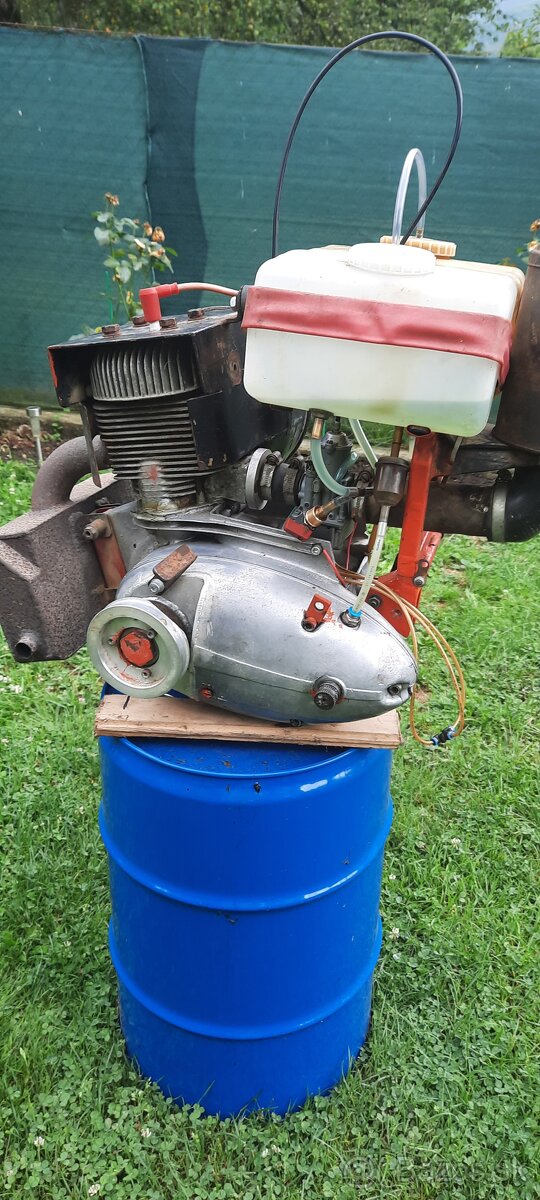 Motor JAWA