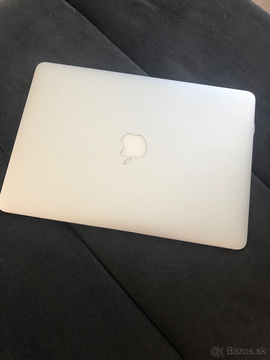 MacBook