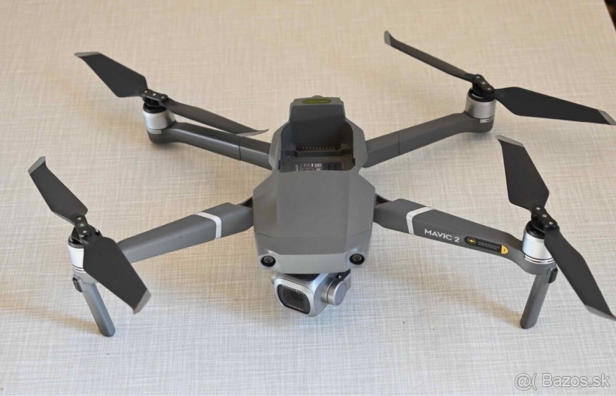DJI Mavic 2 Pro Fly More Combo – dron v super stave