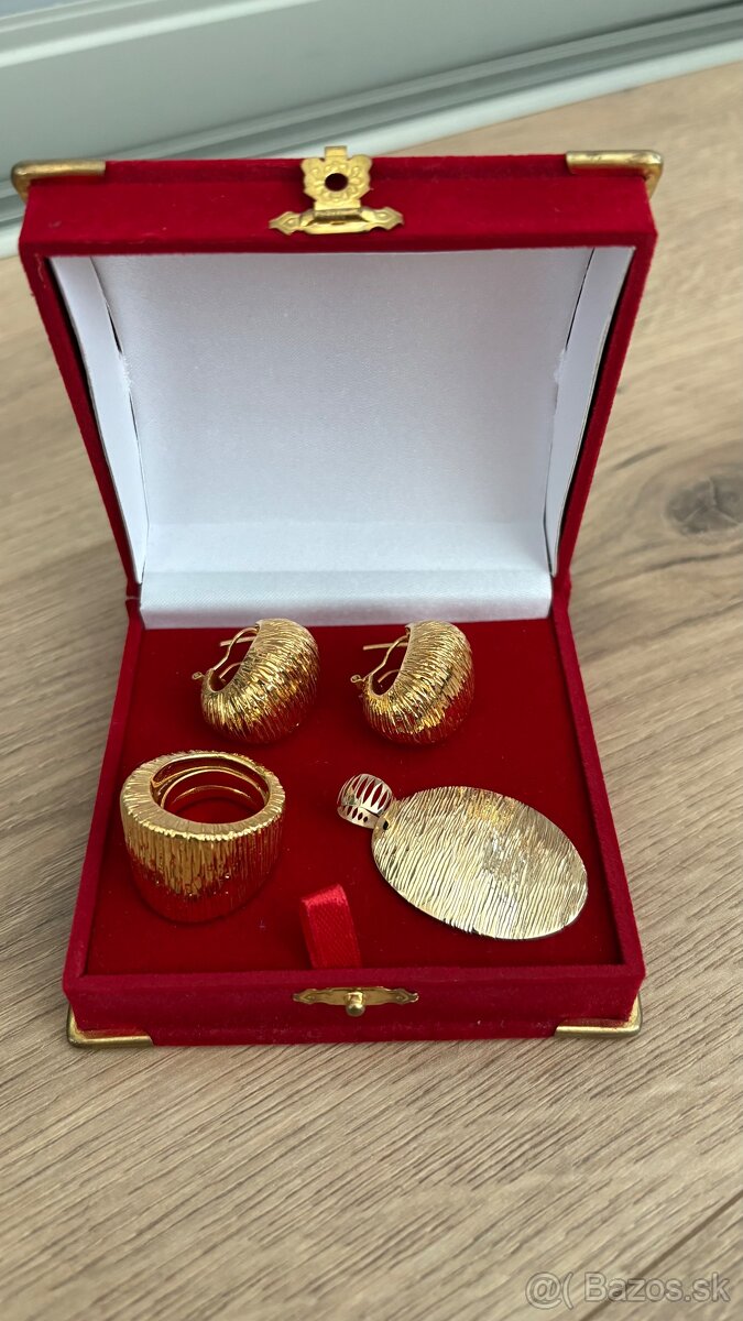 Zlaty damsky set 22,28g