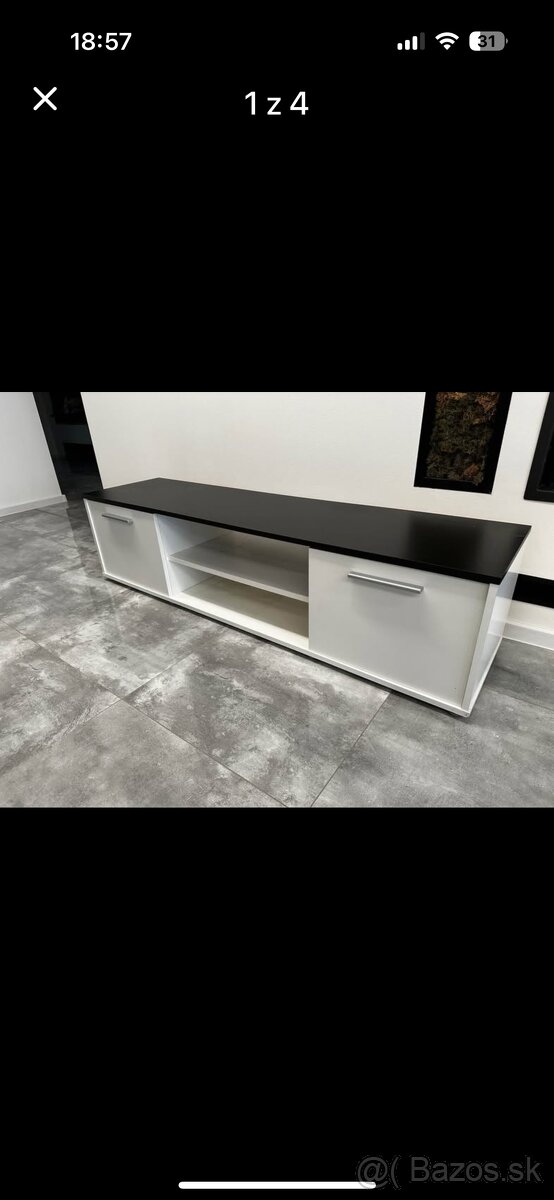 Stolík pod tv