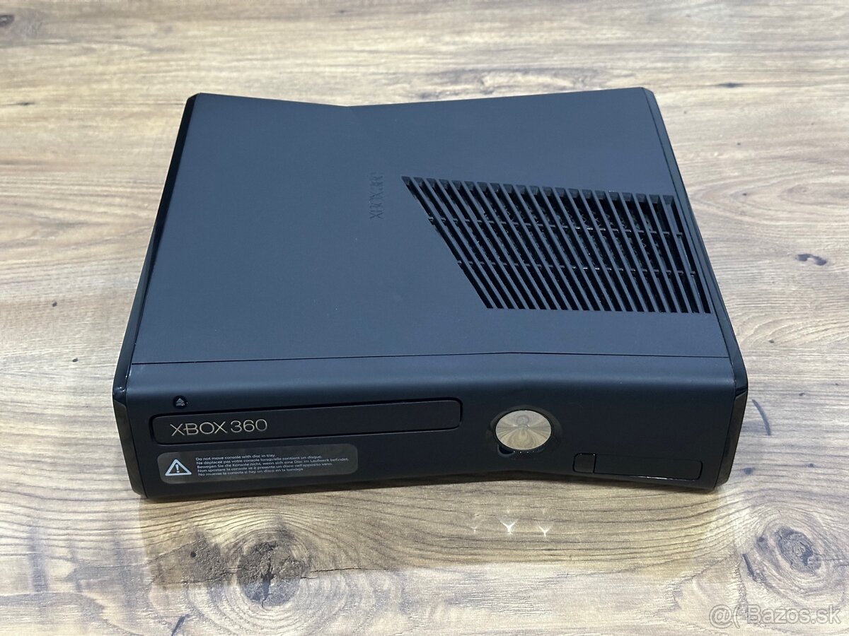Samostatná herná konzola XBOX 360 Slim