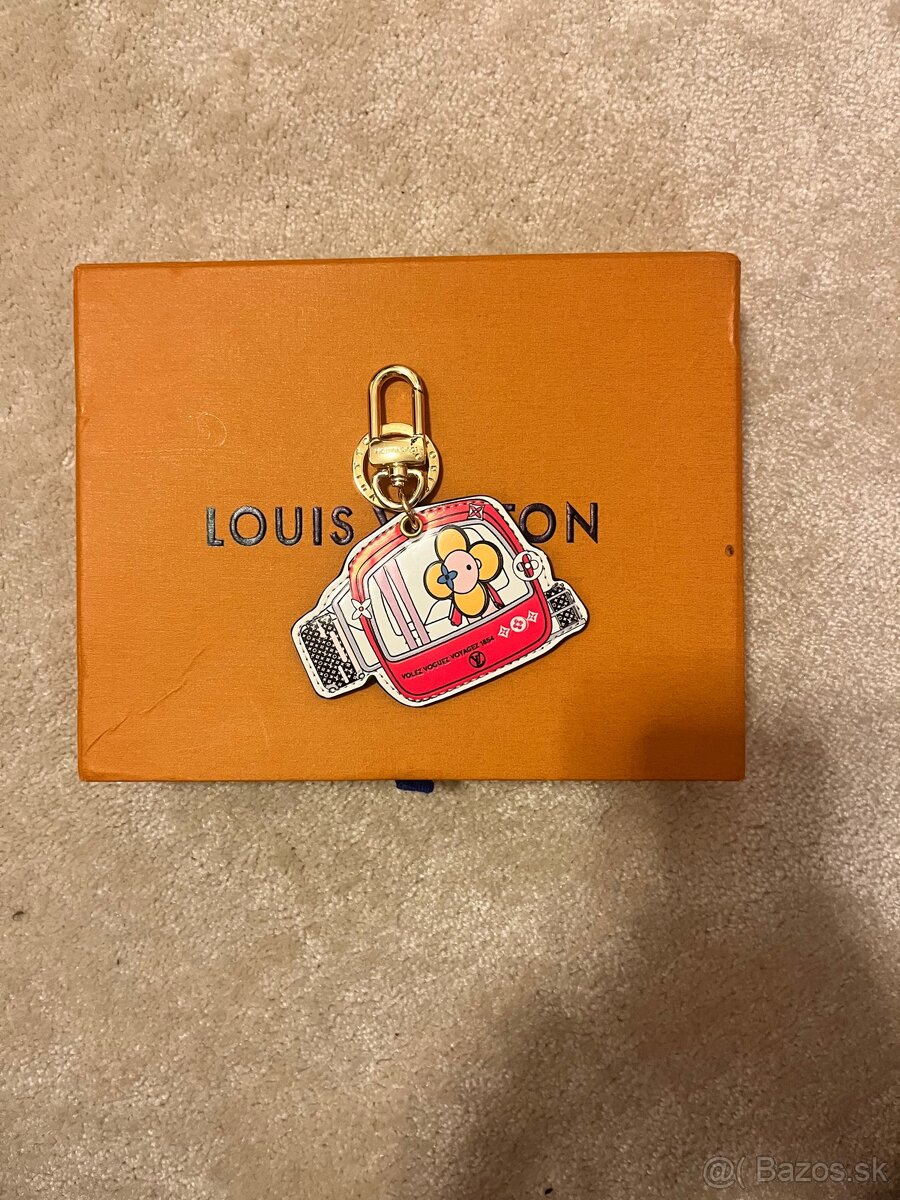 Louis vuitton prívesok na kabelku