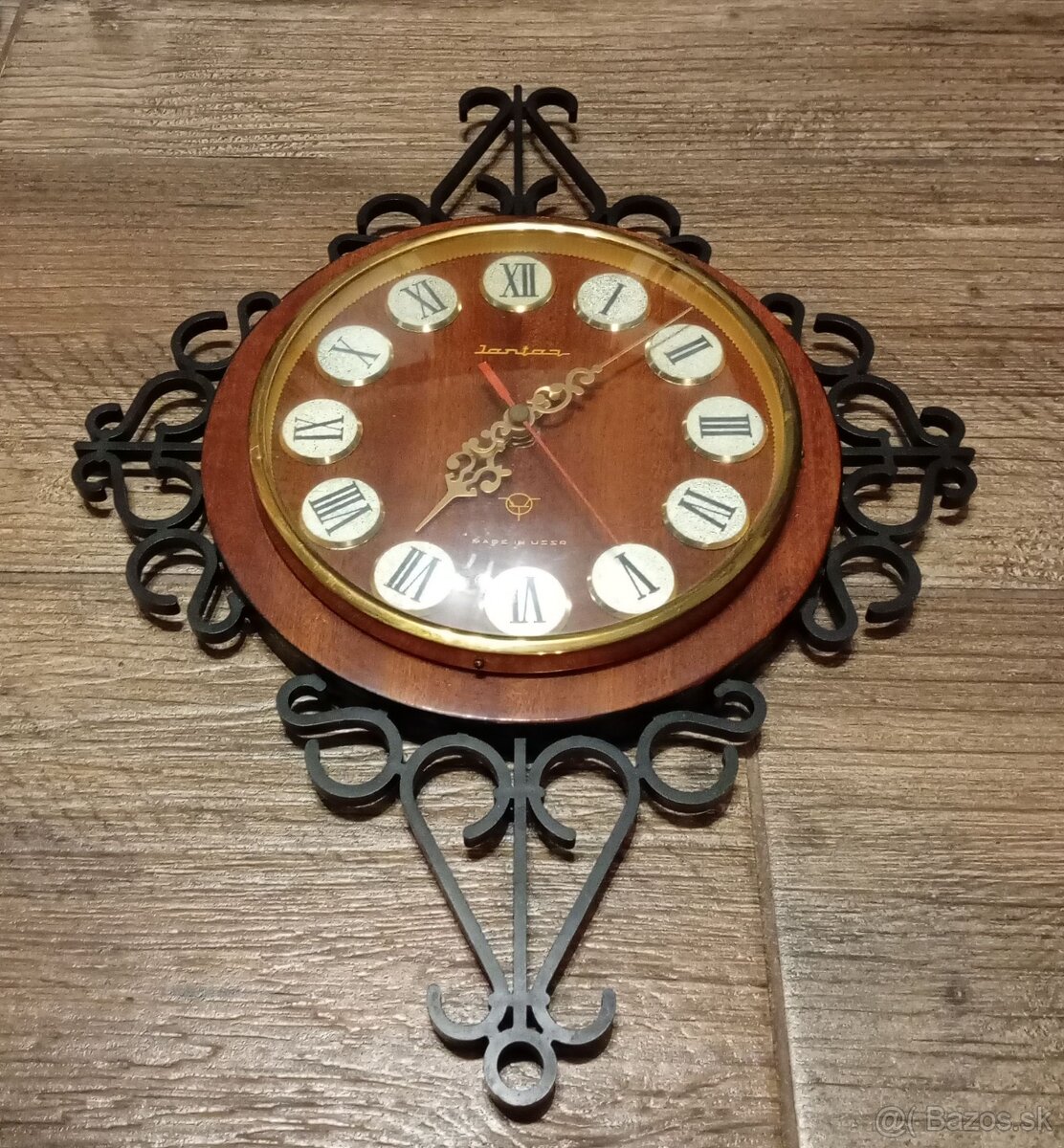 Predám nástenné hodiny Jantar USSR