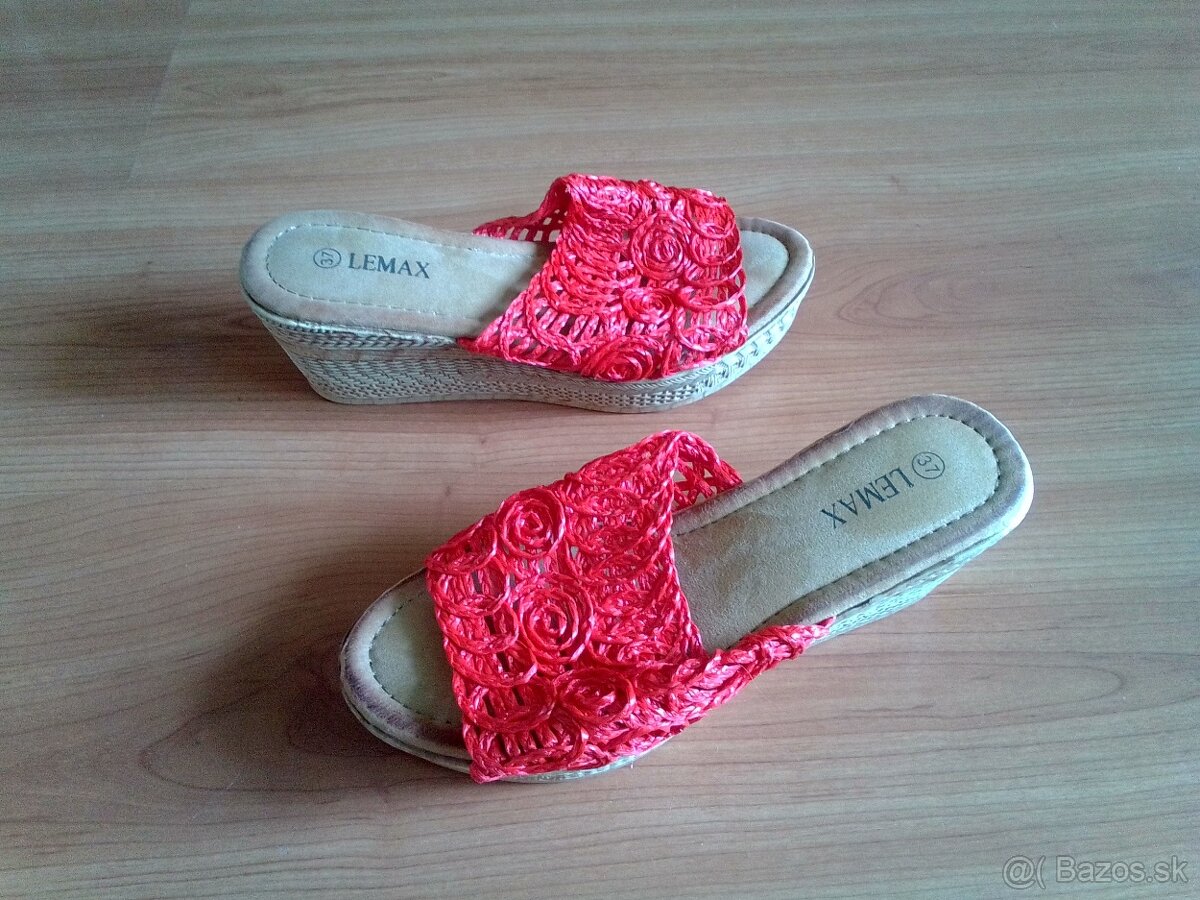 Predám nové pletené šľapky..