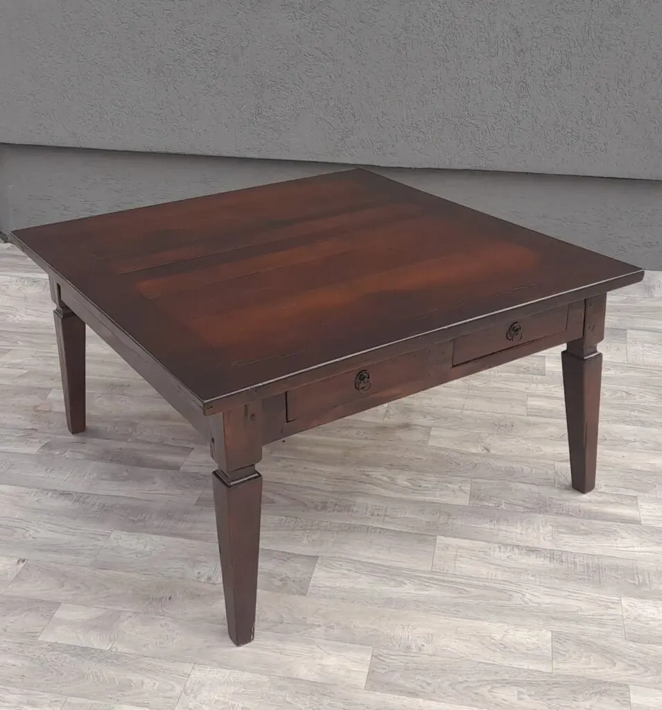 Stolík konferenčný teakový.