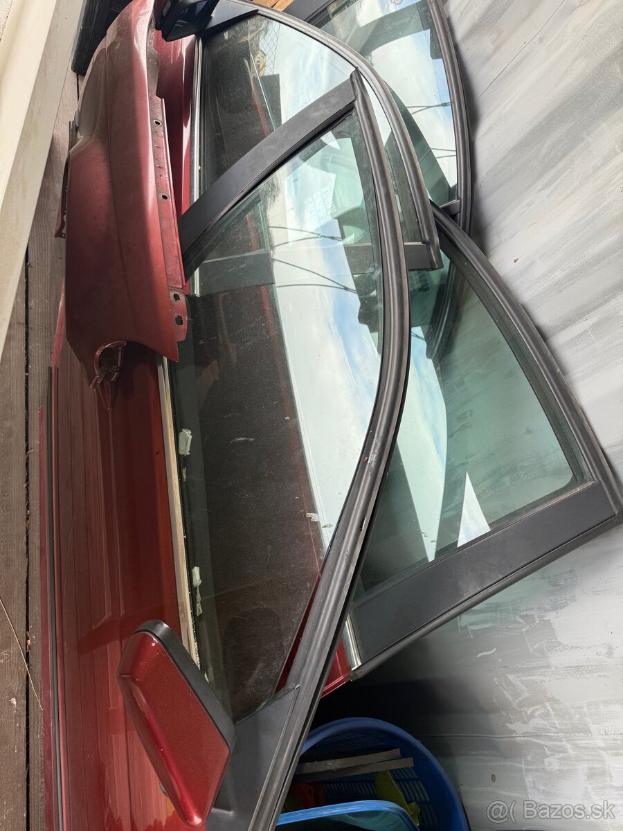 Predám blatník na bmw e46