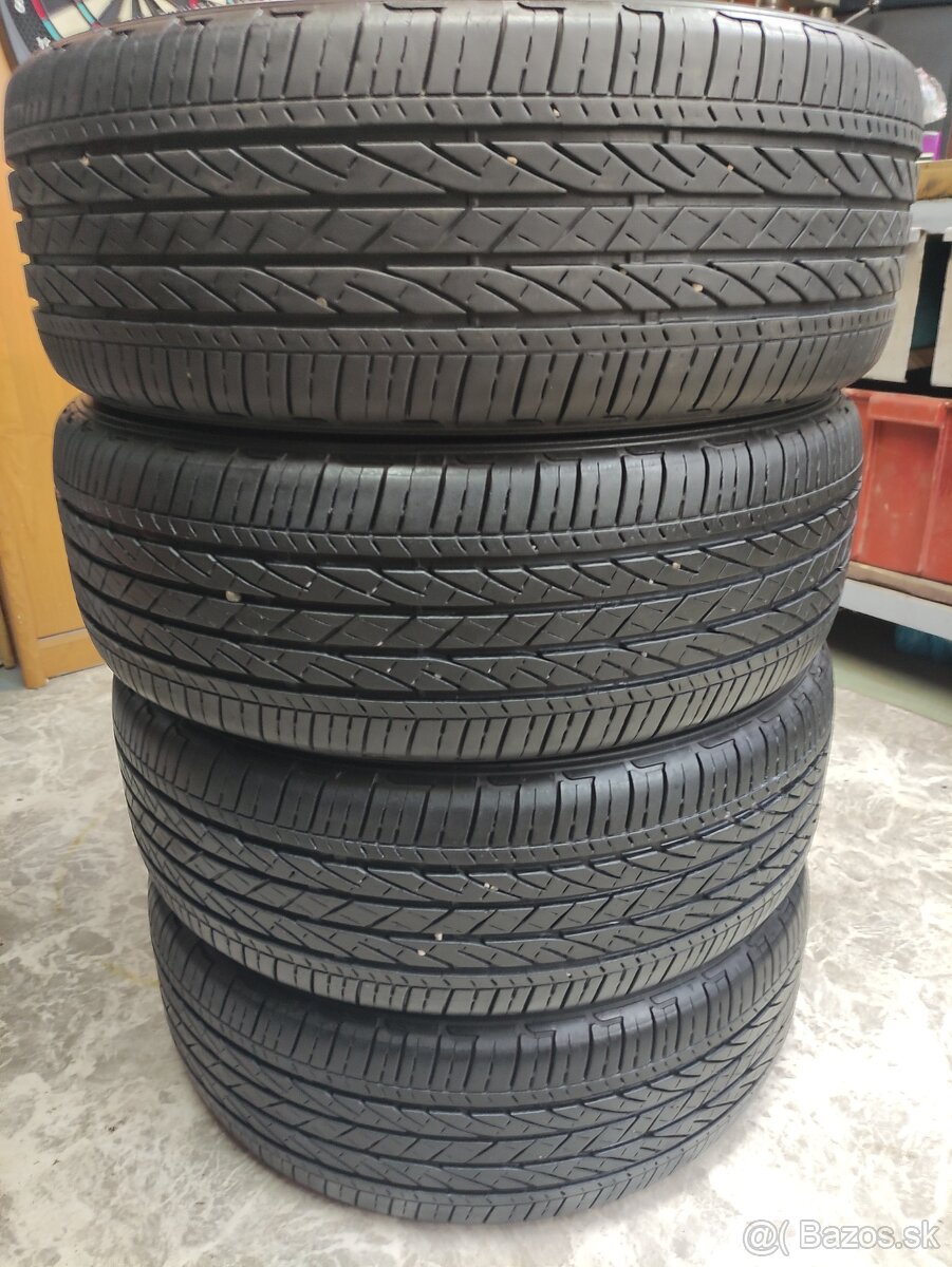 215/60r17 celoročné