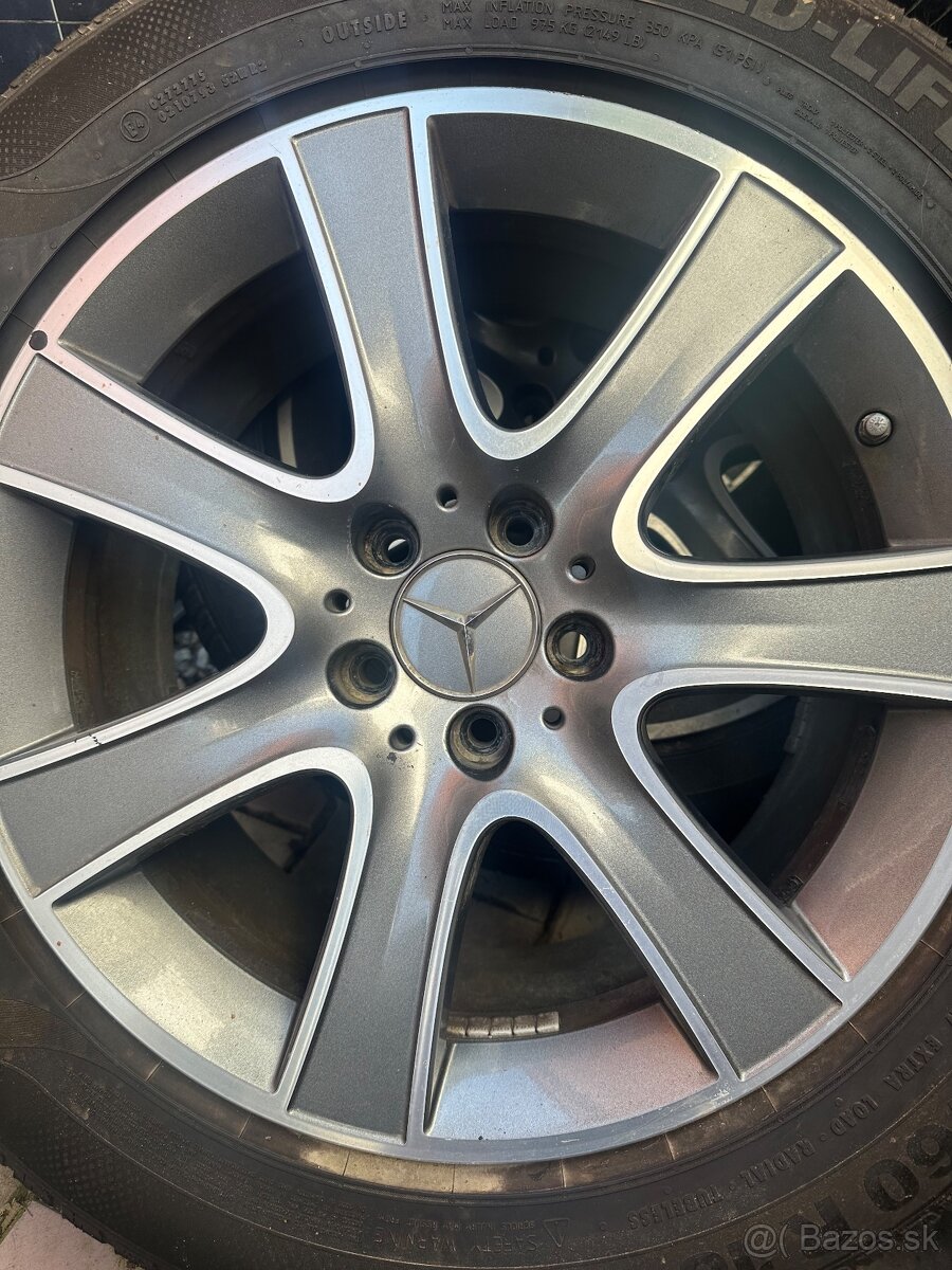 Predám gumy na elektrónoch Mercedes GLC