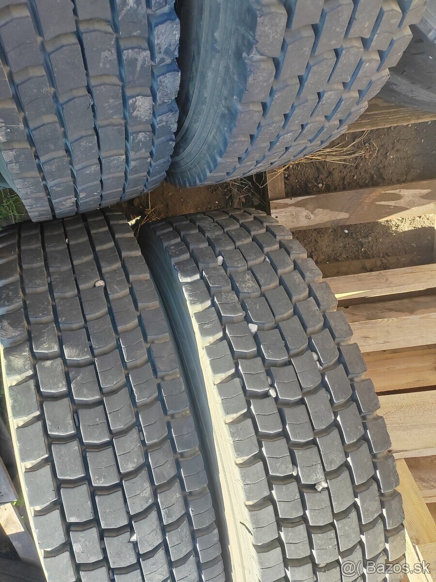 295/80 R22,5 Continental HRD2+