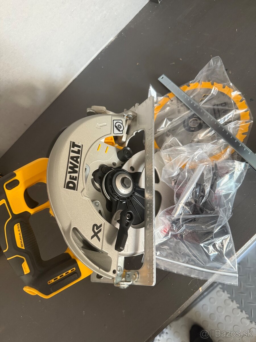 Dewalt akú Kotucova pila