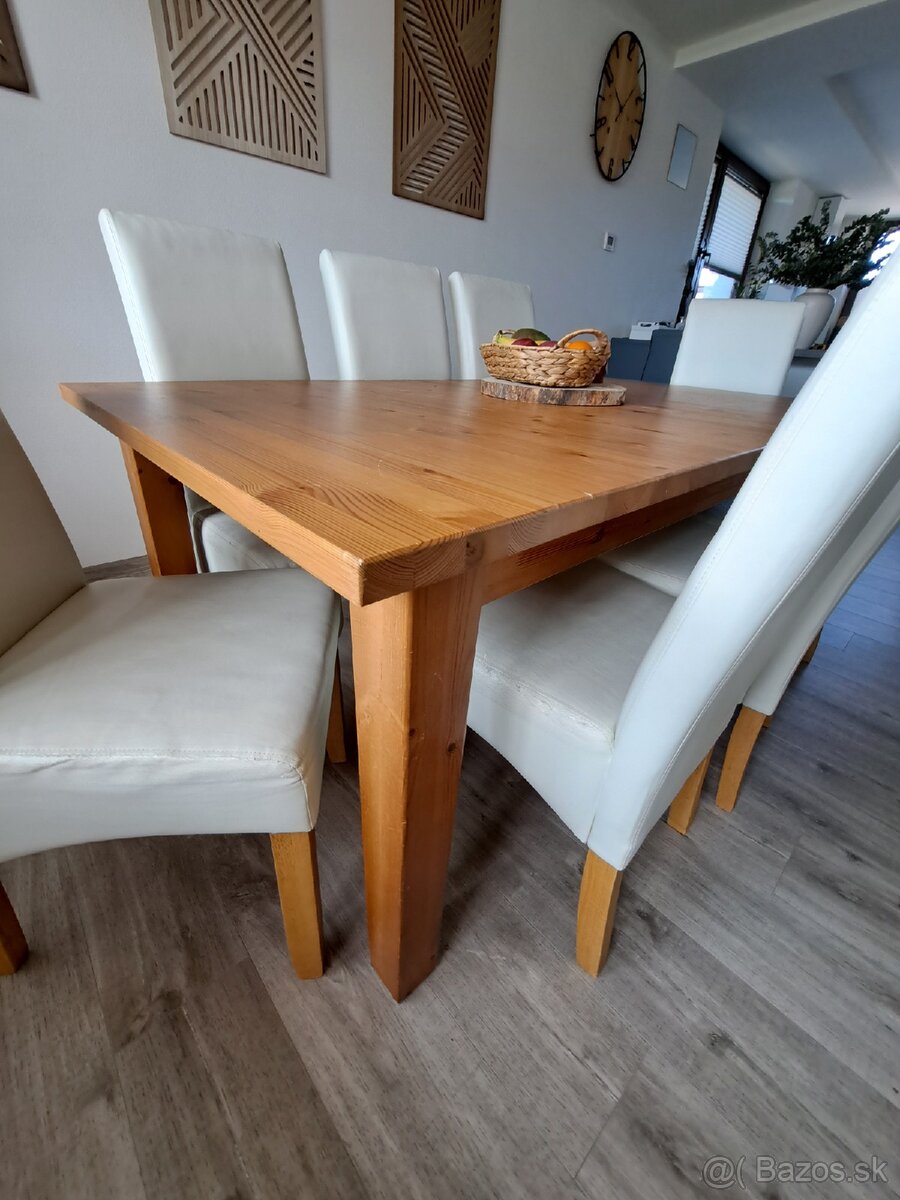 Jedálenský masívny stôl - rozkladací