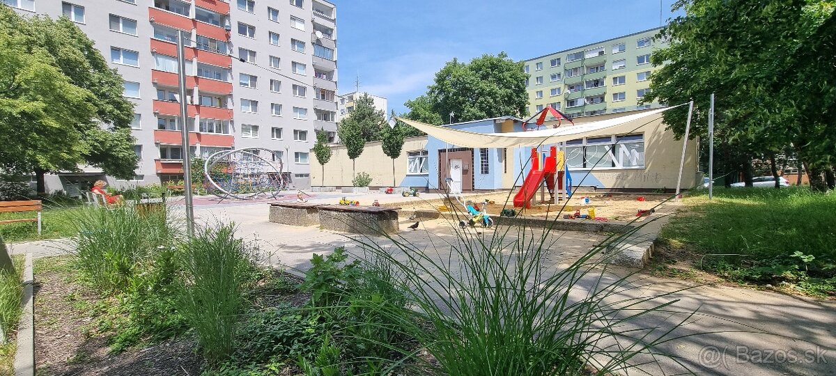 NOVINKA I TICHÝ 4i. BYT S LOGGIOU A S GARÁŽOU / BRATISLAVA.