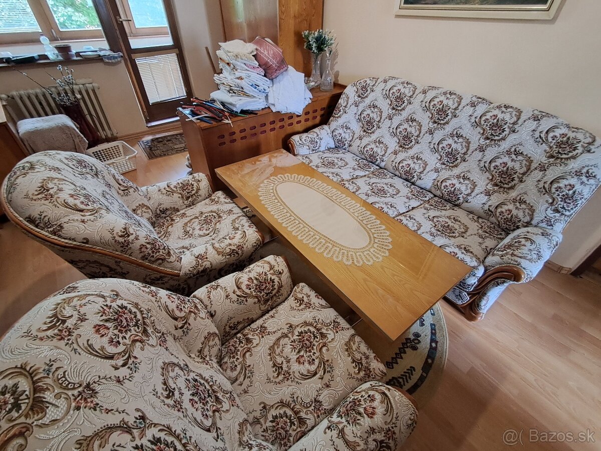 Predám rozťahovaciu sedaciu súpravu 3+1+1