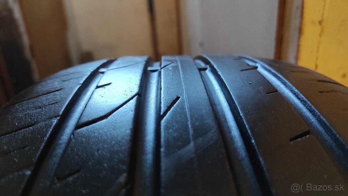 R 18 - Conti premium contact 2; 215/55 R18 95H