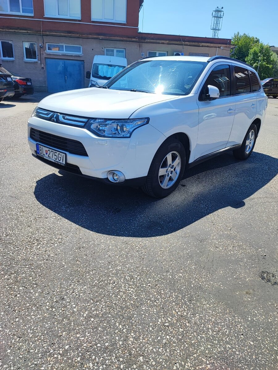 Mitsubishi Outlander 2.2 DI-D 4WD AT