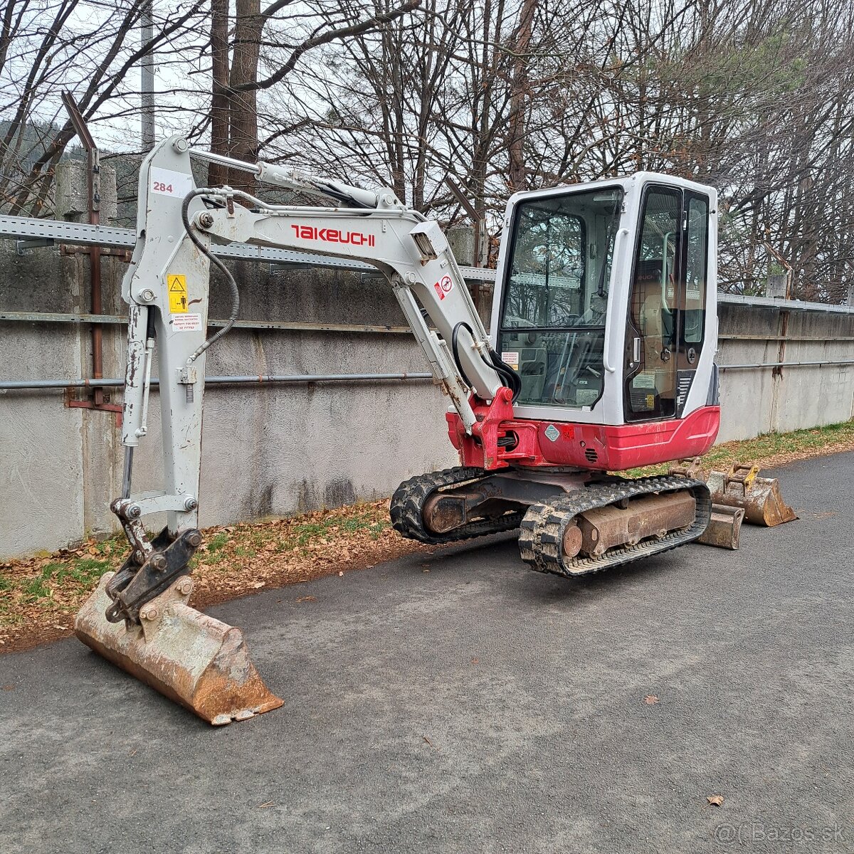 Minibager Takeuchi TB228