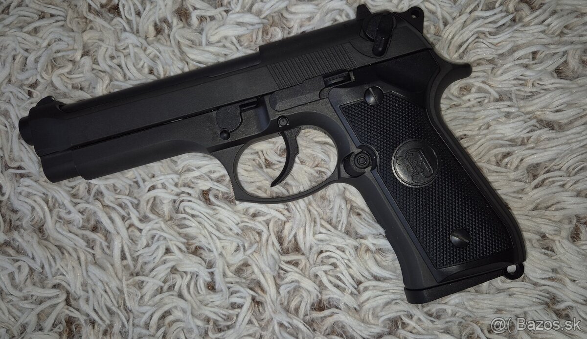 Airsoftová pištoľ M9 HW, plyn BlowBack - čierna Celokov