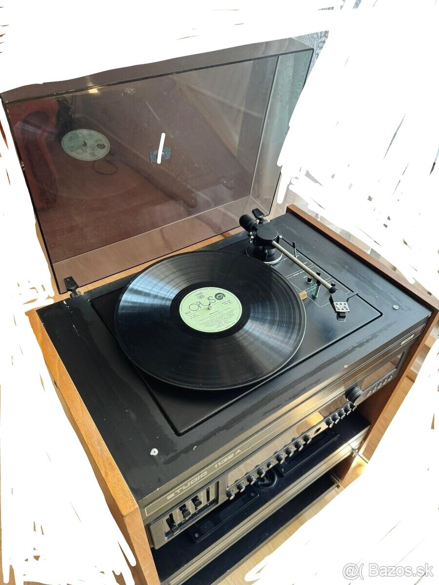 Gramofón rádio Tesla
