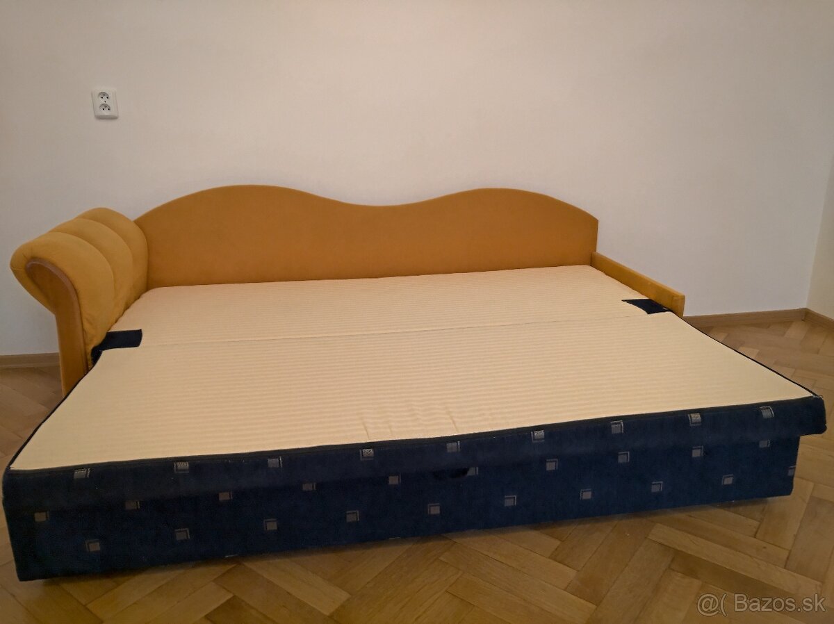 Posteľ  rozkladacia  s úložným priestorom