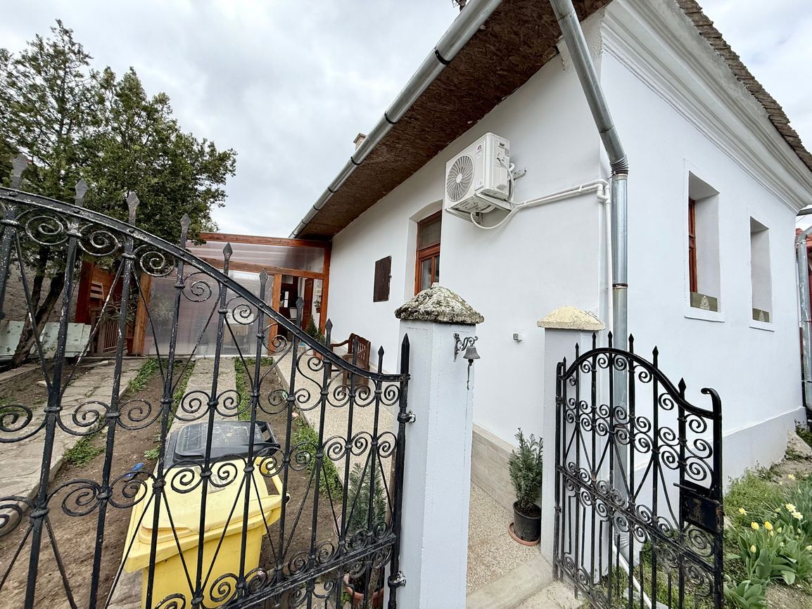 MAĎARSKO - HEJCE PEKNÝ 3 IZBOVÝ RODINNÝ DOM NA VEĽKOM POZEMK