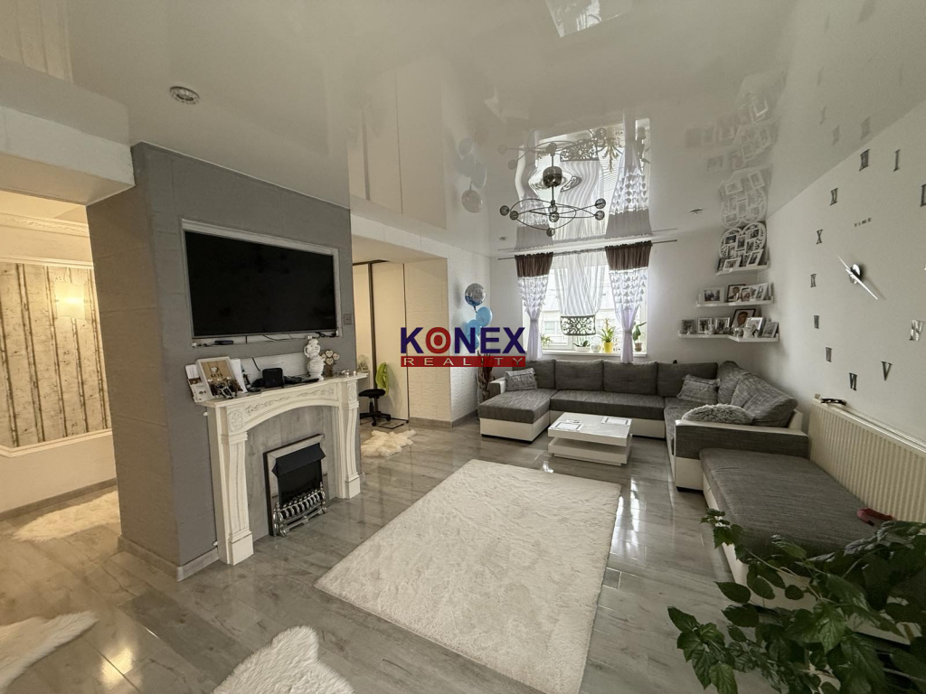 NA PREDAJ – Priestranný poschodový rodinný dom HRAŇ