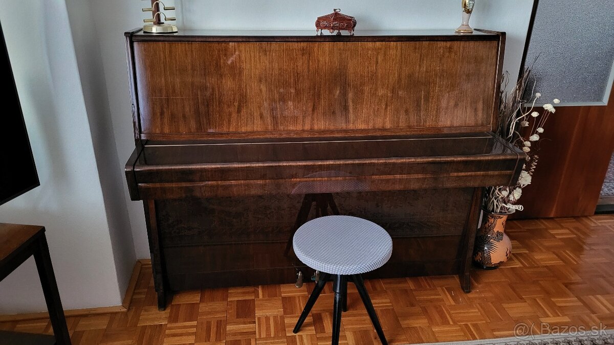 Predám klavír PETROF