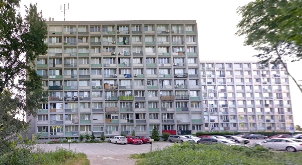 Dvojgarsónka Závodná ulica, parkovacie miesto, pivnica.