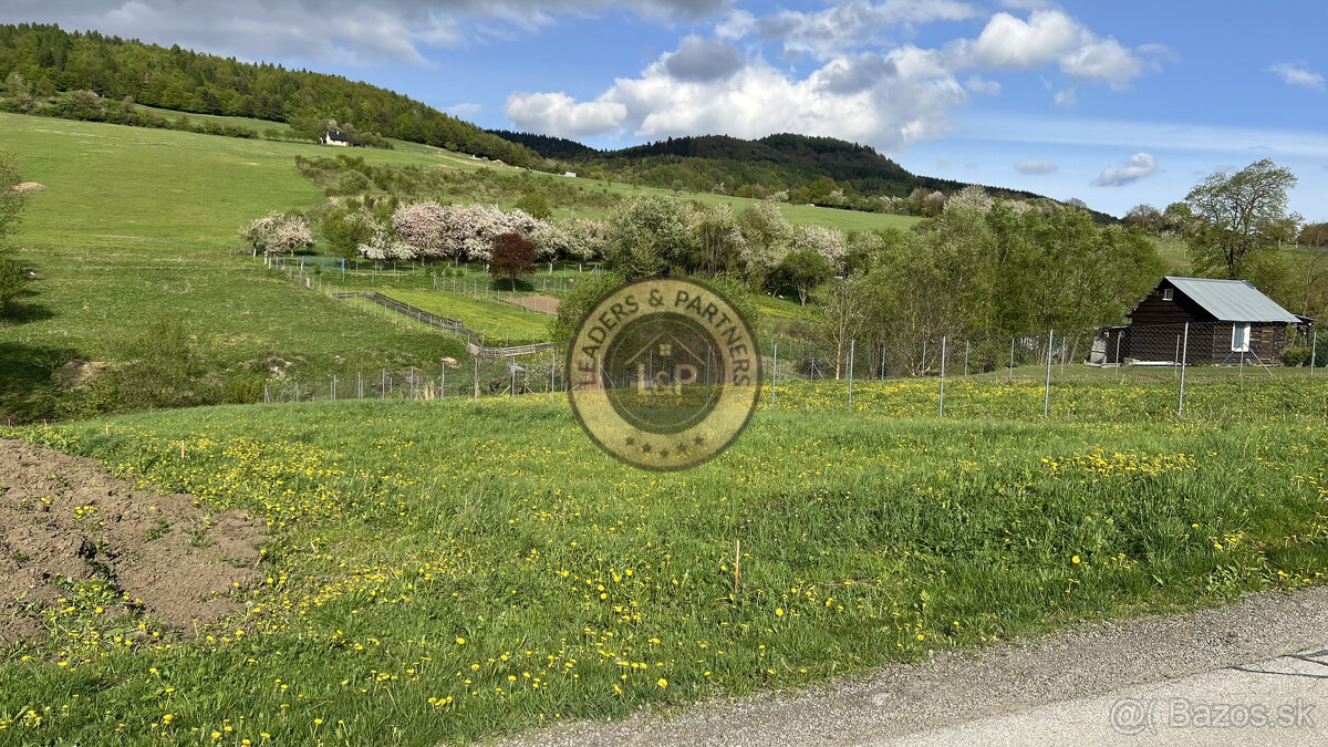 NA PREDAJ - rozľahlý pozemok v Jakovanoch