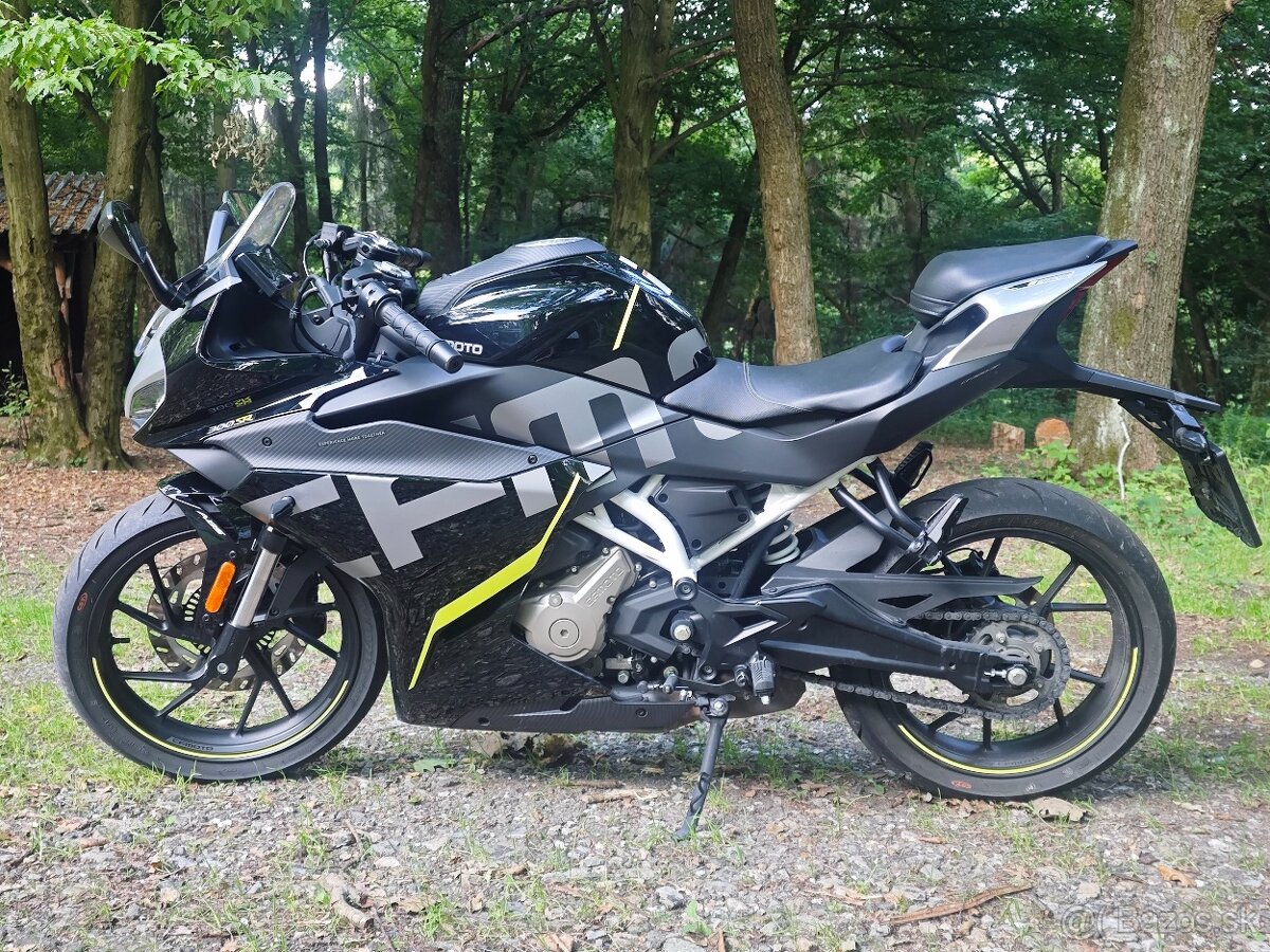 Cfmoto 300 SR