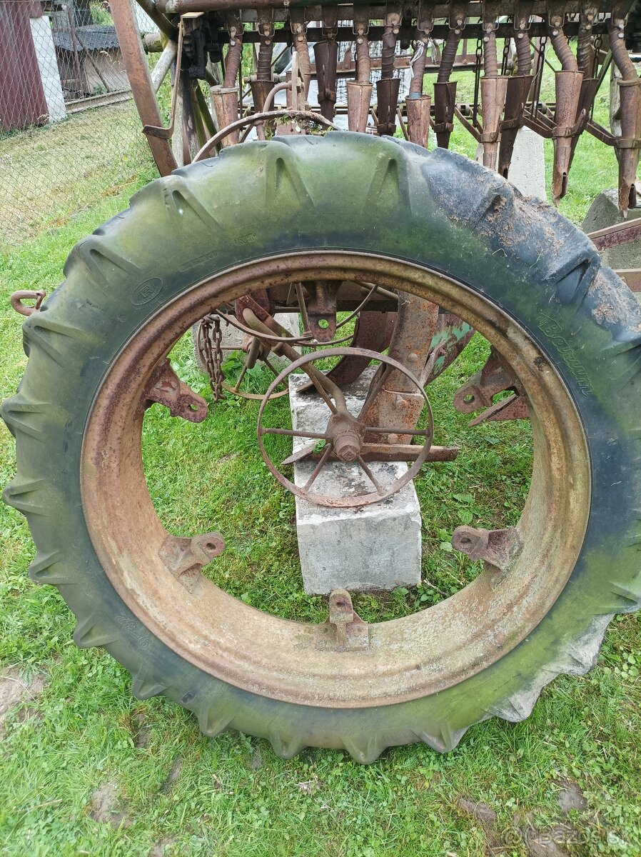 Koleso na traktor