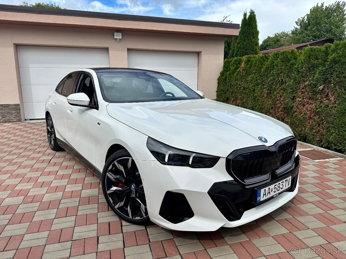 BMW i5 xDrive40 Limousine M-Sport 290kw 29929KM