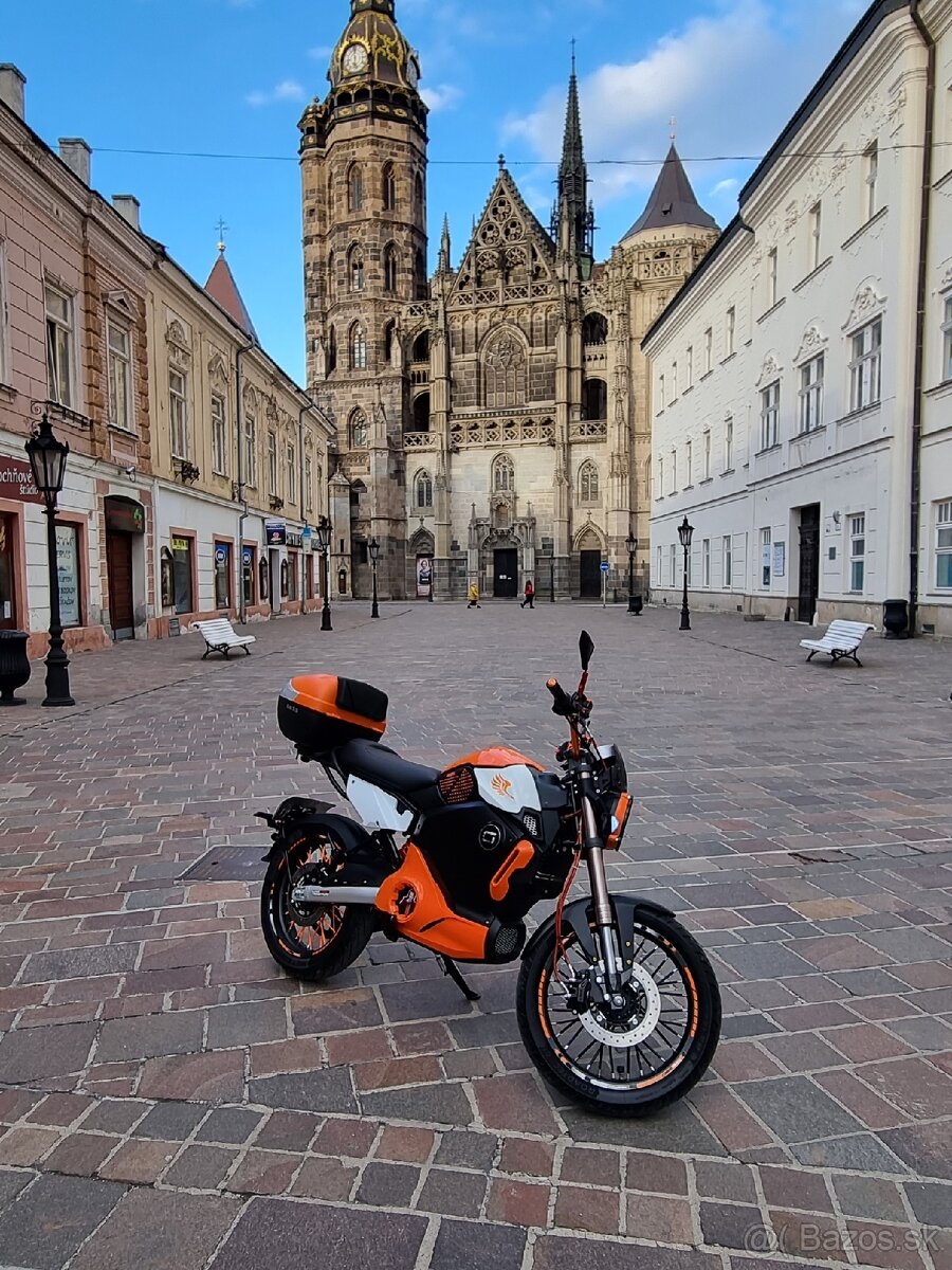 Elektro motocykel Soco TCMax
