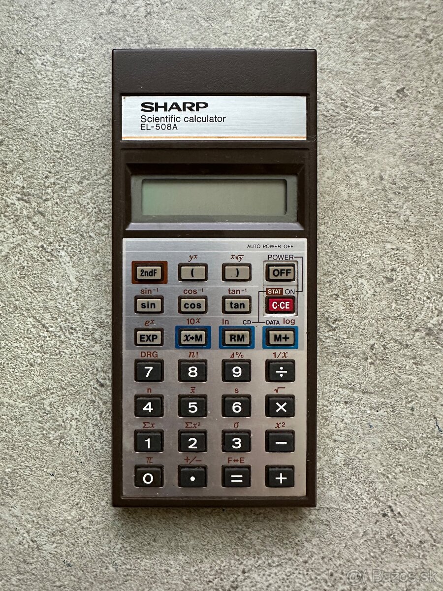 Retro kalkulačka Sharp