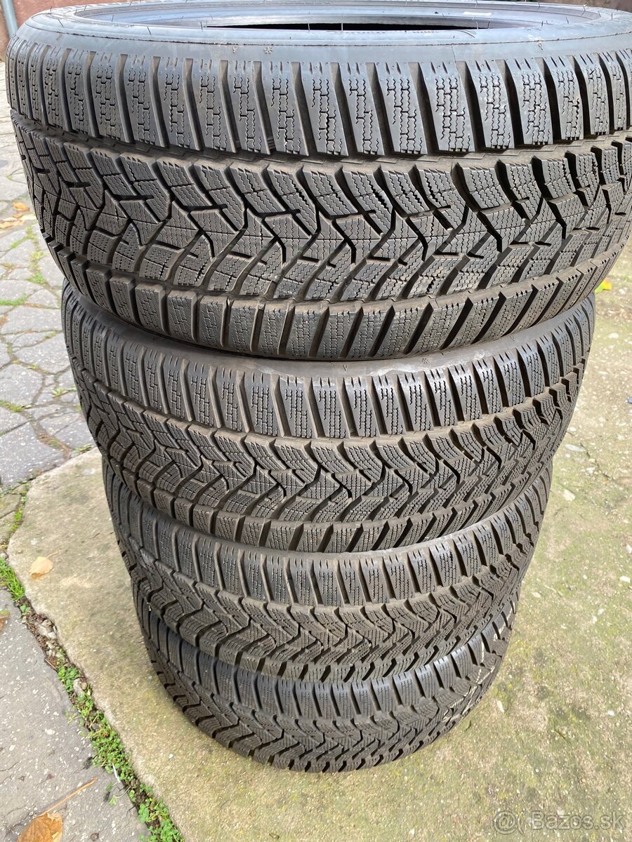 Dunlop 235/45 r18 zimne nové