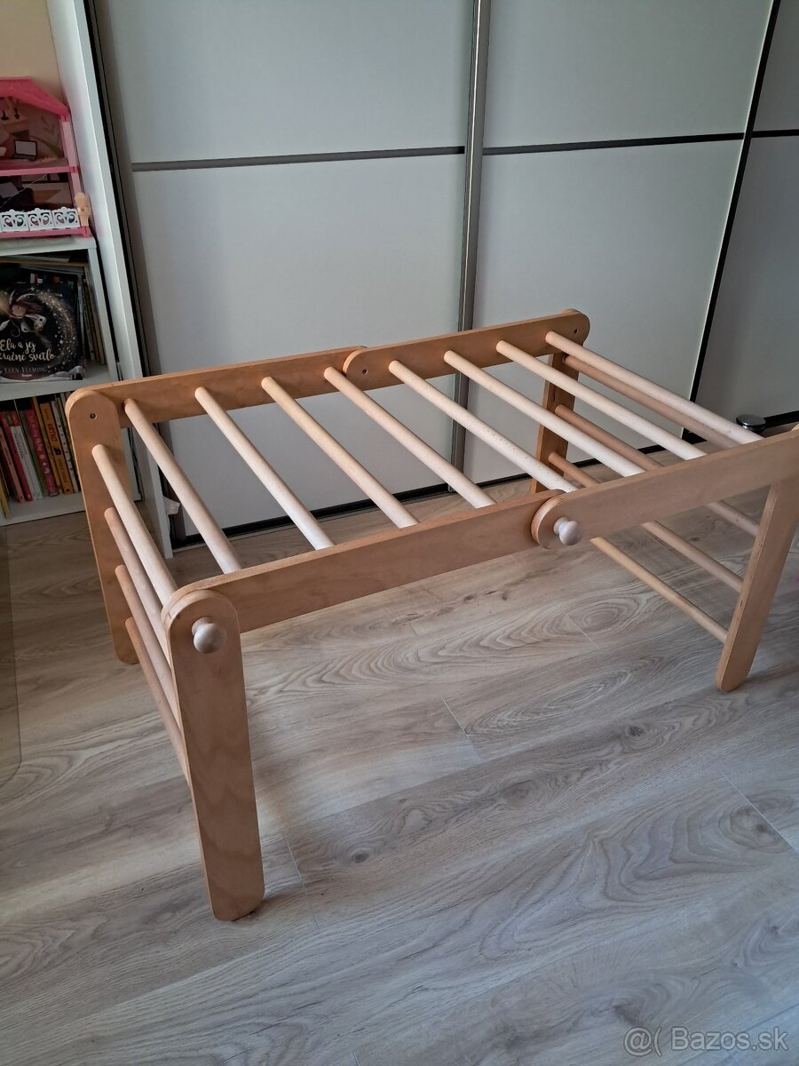 4 stranný Piklerovej triangel so šmykľavkou