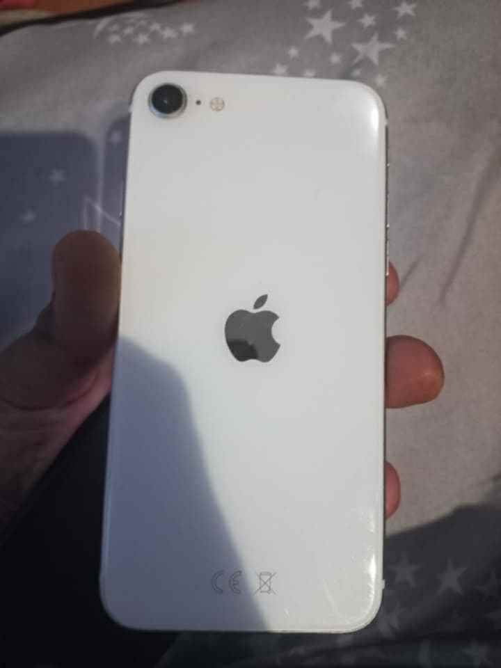 Predám iPhone SE 2022 (128 GB, biely)