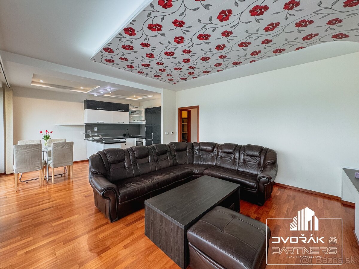 EXKLUZÍVNE 3 izbový byt v centre mesta na Komenského ulic