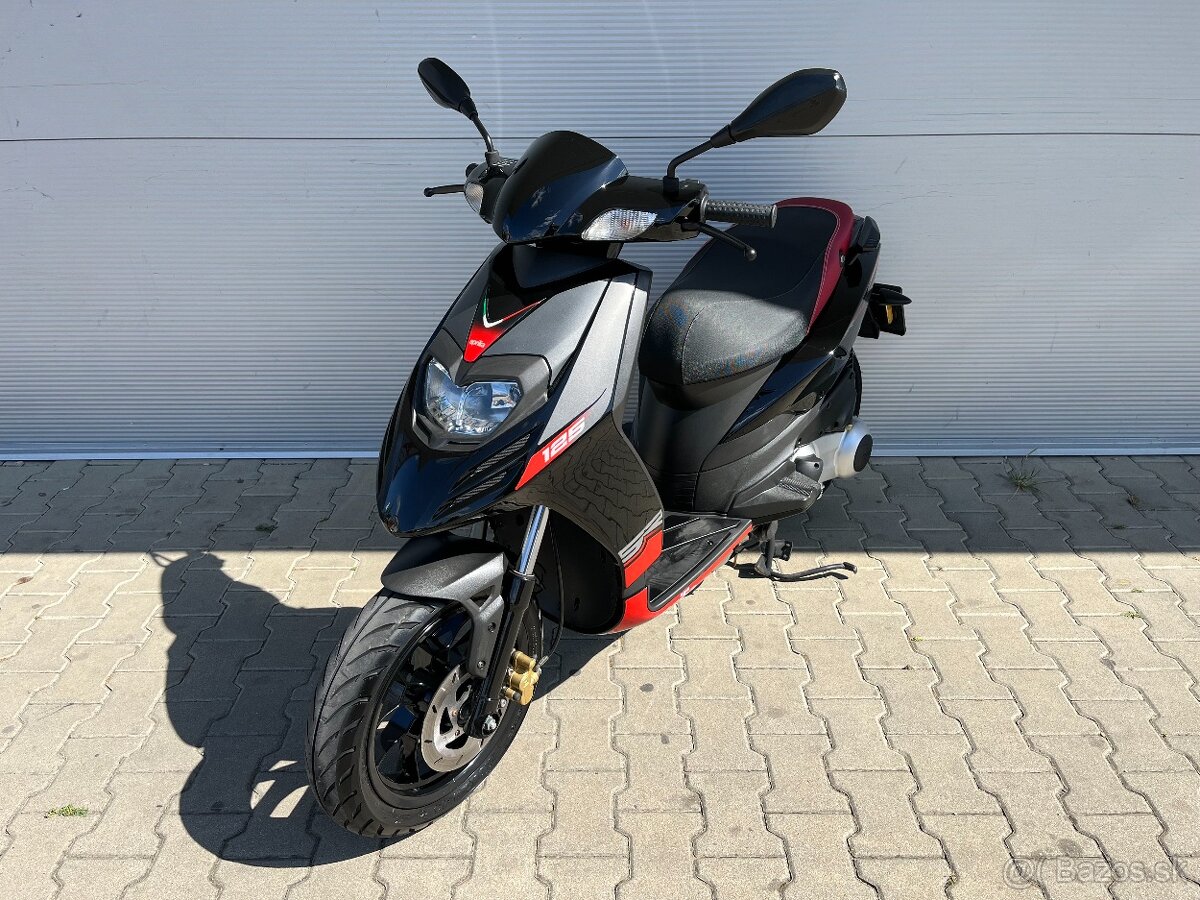 Aprilia SR Motard 125
