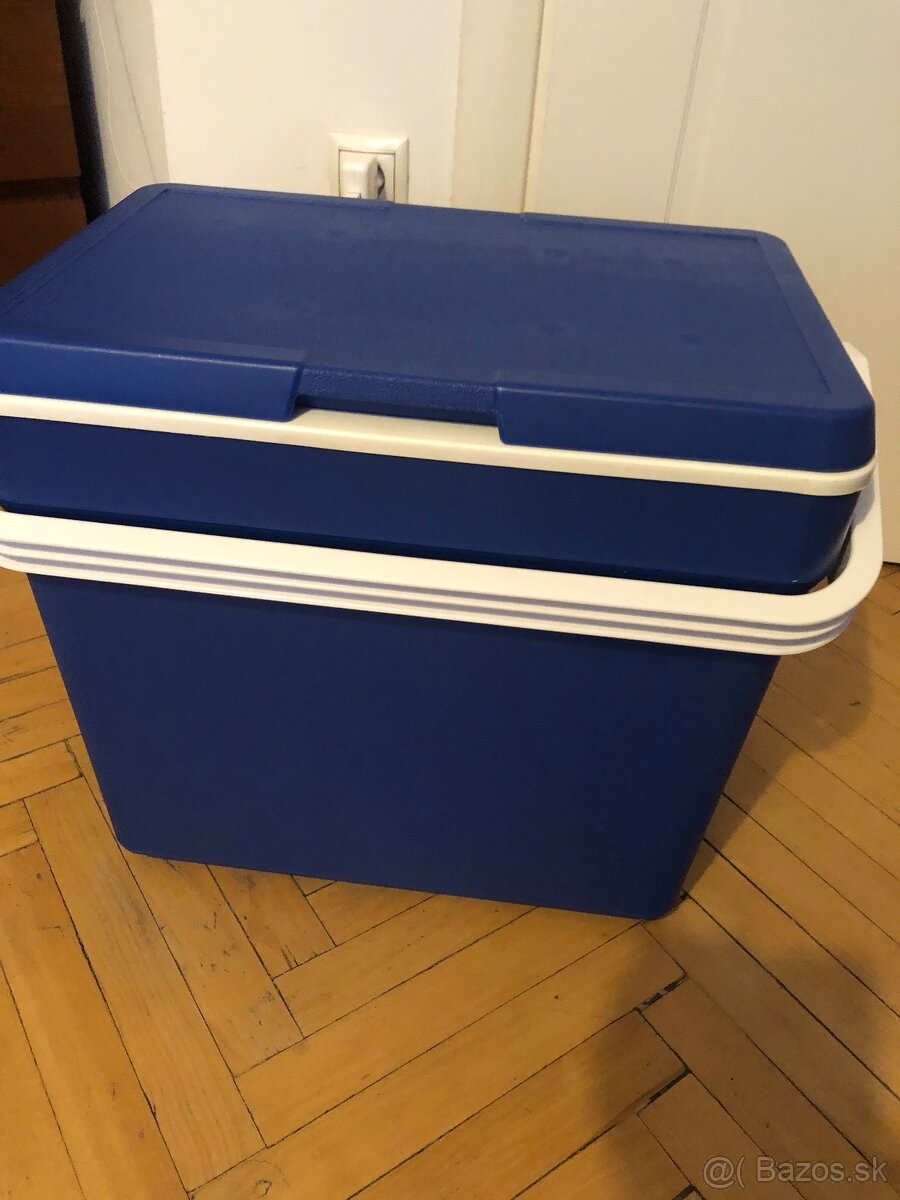 Plastovy termobox 40l