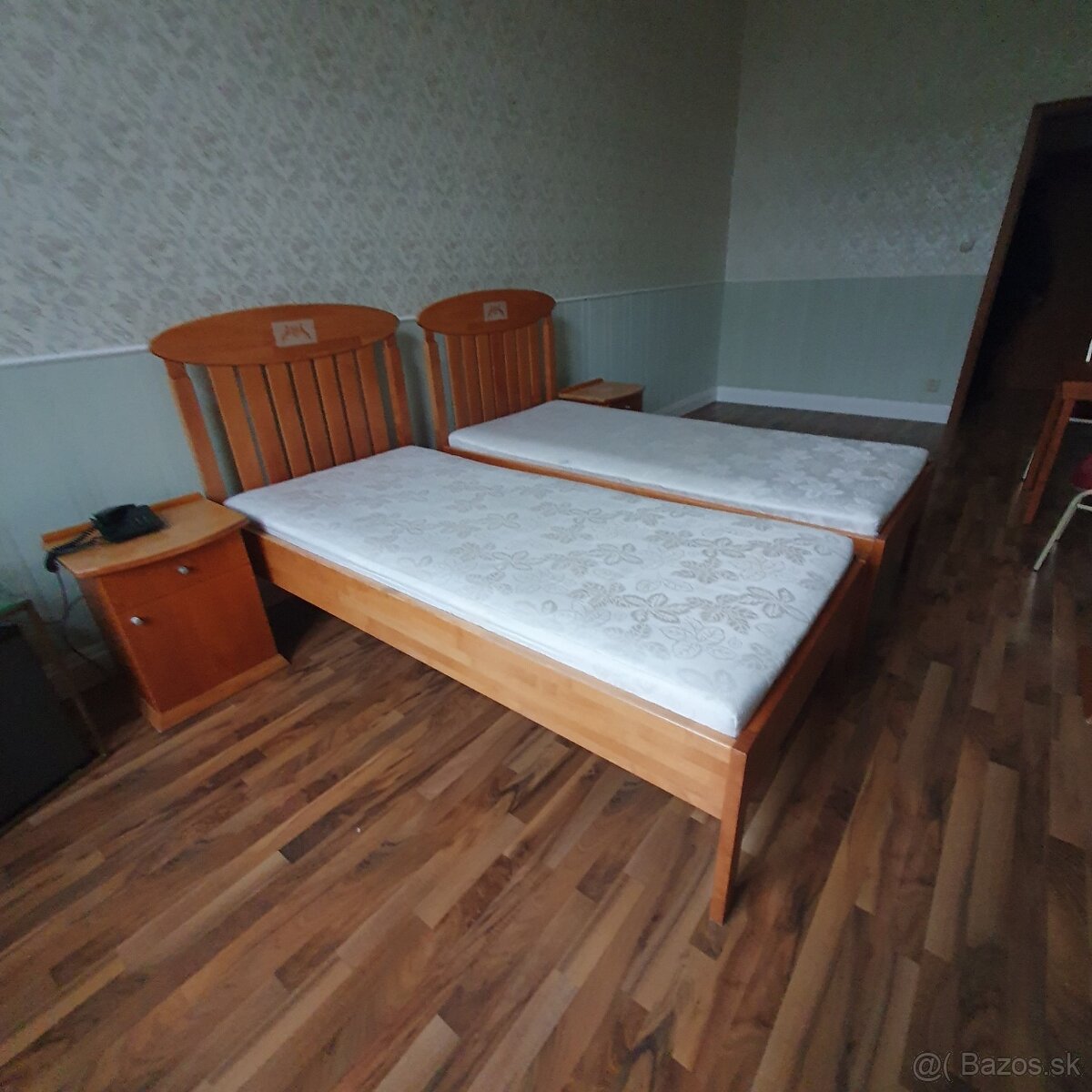 Predám postele - masív, 28ks