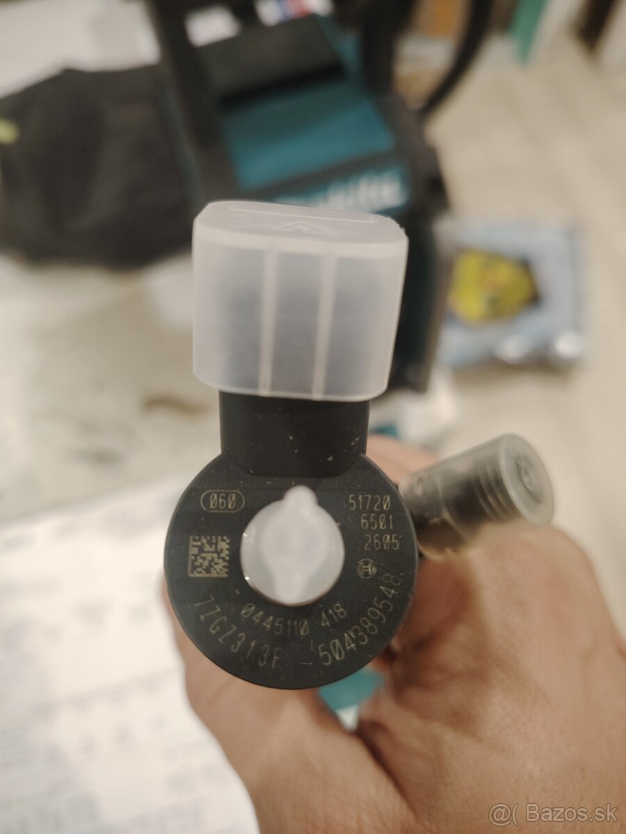 Vstrek Bosch 0445110418