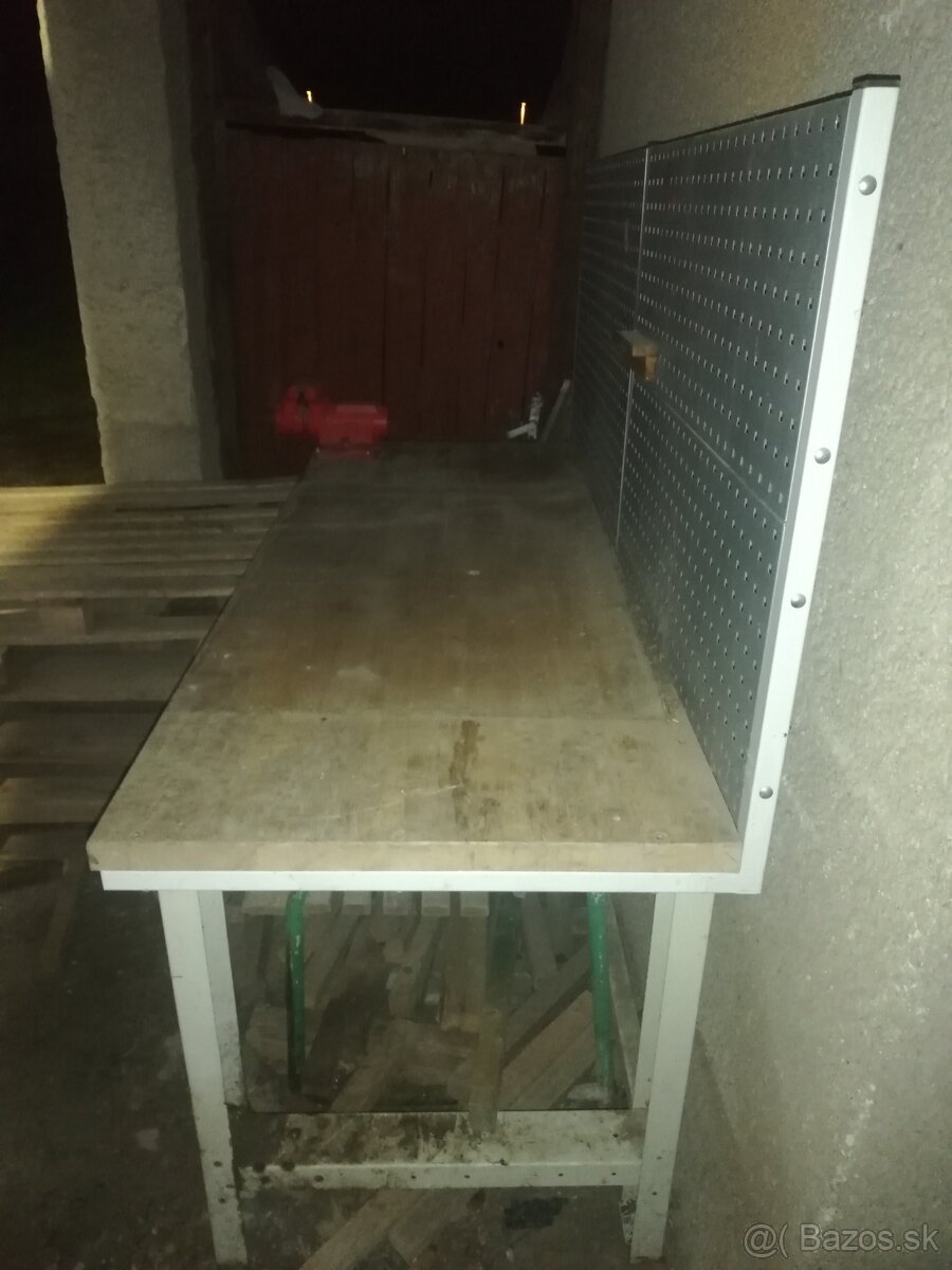 Pracovné stoly
