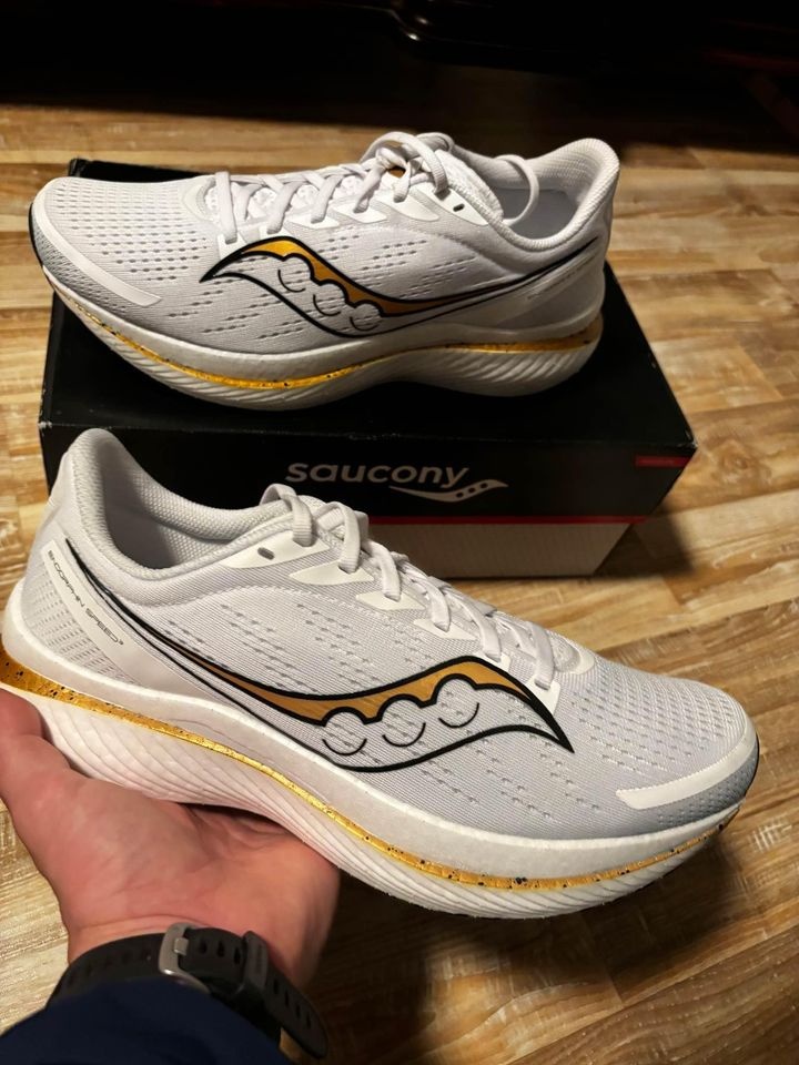 Pánske bežecké topánky Saucony Endorphin Speed 3