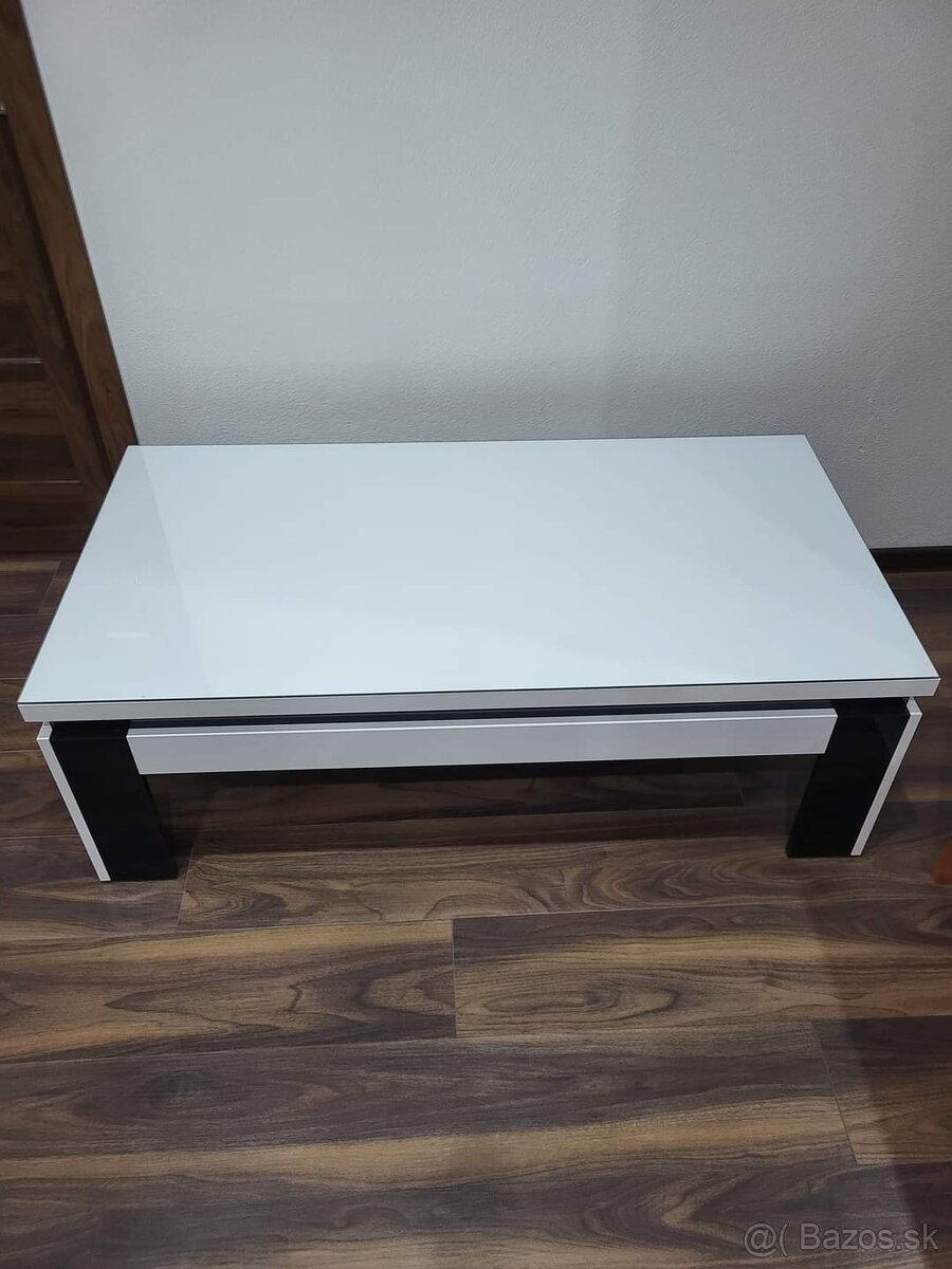Konferenčný stolík