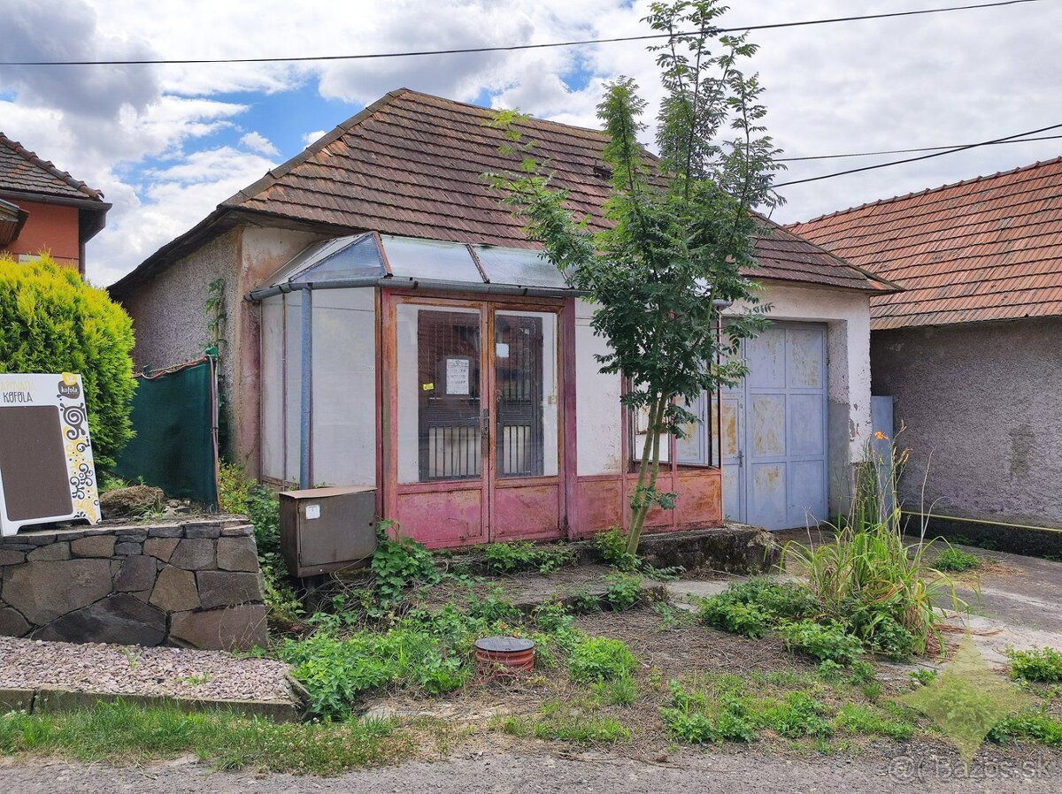 Predaj, pozemok so starším rodinným domom