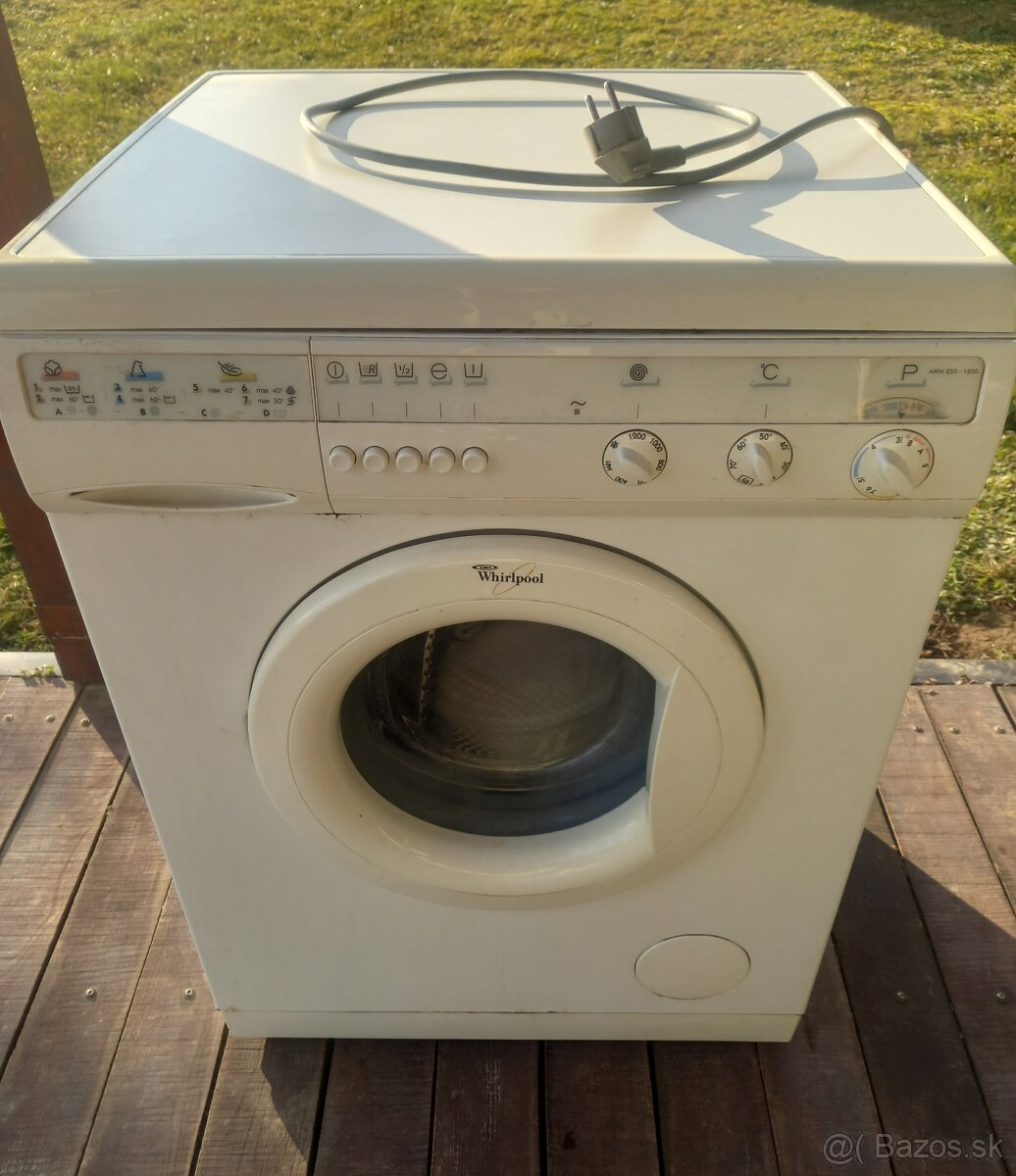 Predám automaticku práčku Whirpool. Ešte kvalitnej výroby.
