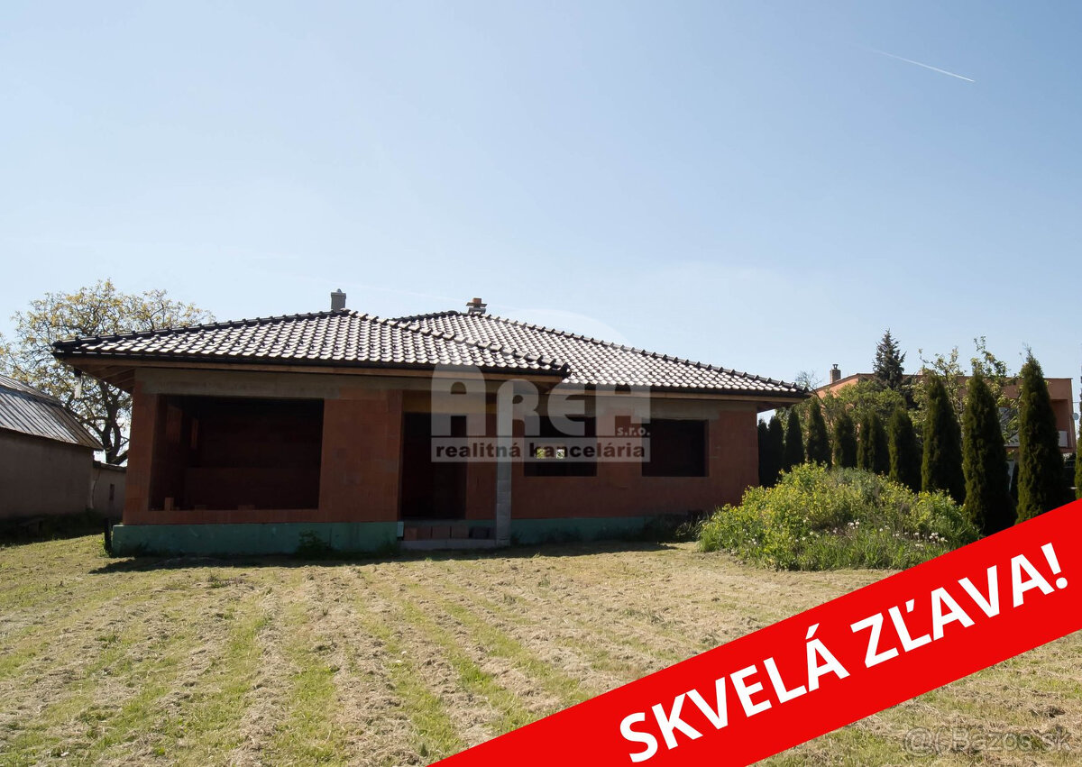 Rozostavaná novostavba RD v obci Dúbravka